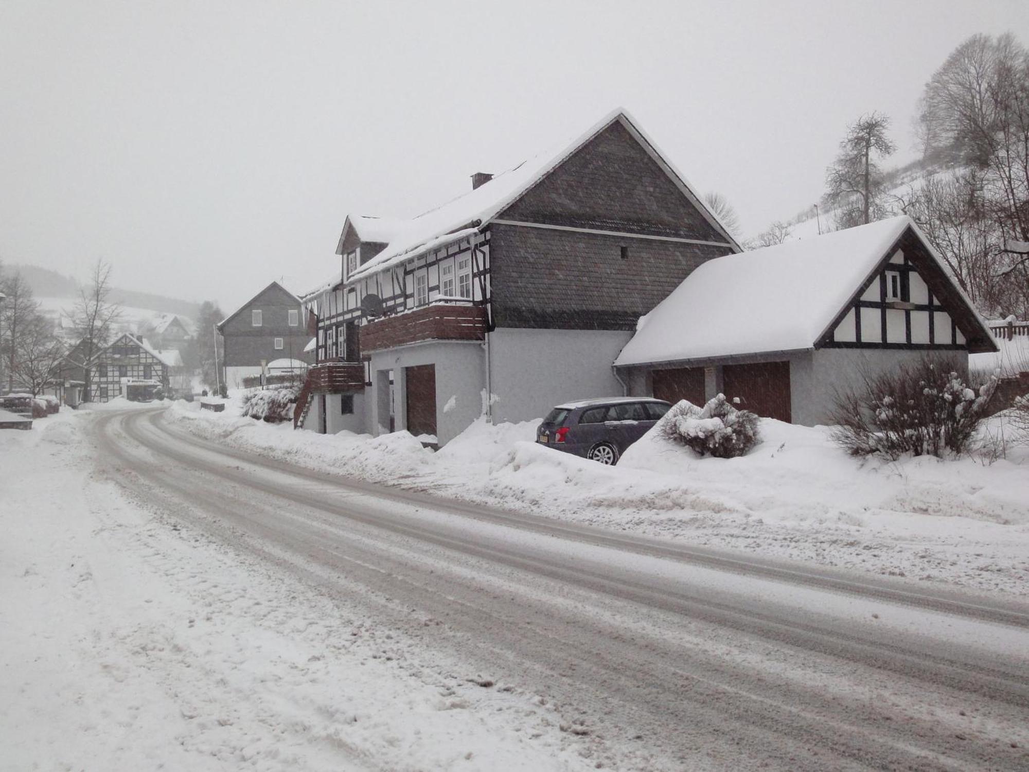 Cozy Holiday Home With Wifi In Hochsauerland Elpe Eksteriør bilde